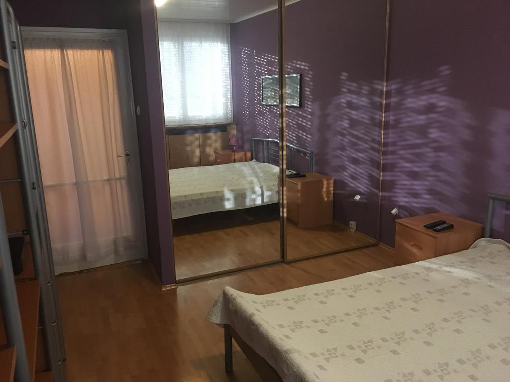 Málnás Macska Apartman Szekszárd Esterno foto
