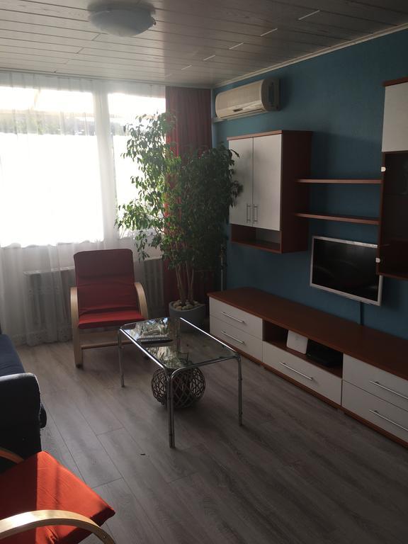 Málnás Macska Apartman Szekszárd Esterno foto